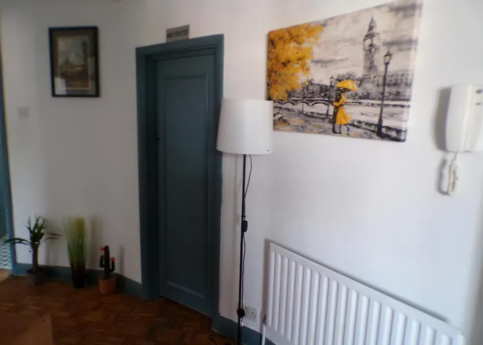 Shepherds Bush-Apartment With Elevator