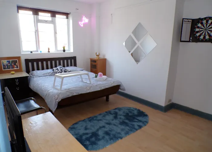 Shepherds Bush-Apartment With Elevator