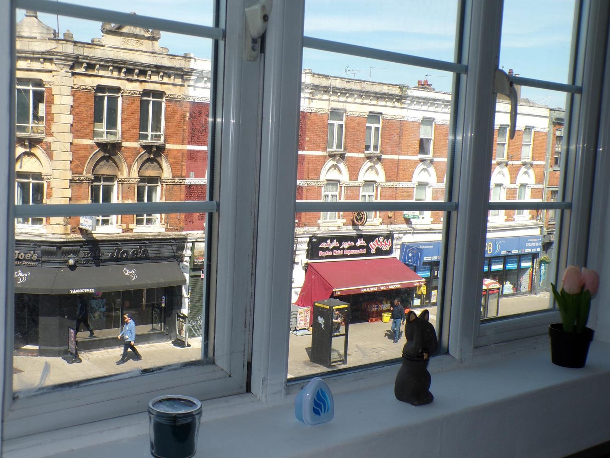 Shepherds Bush-apartment With Elevator London
