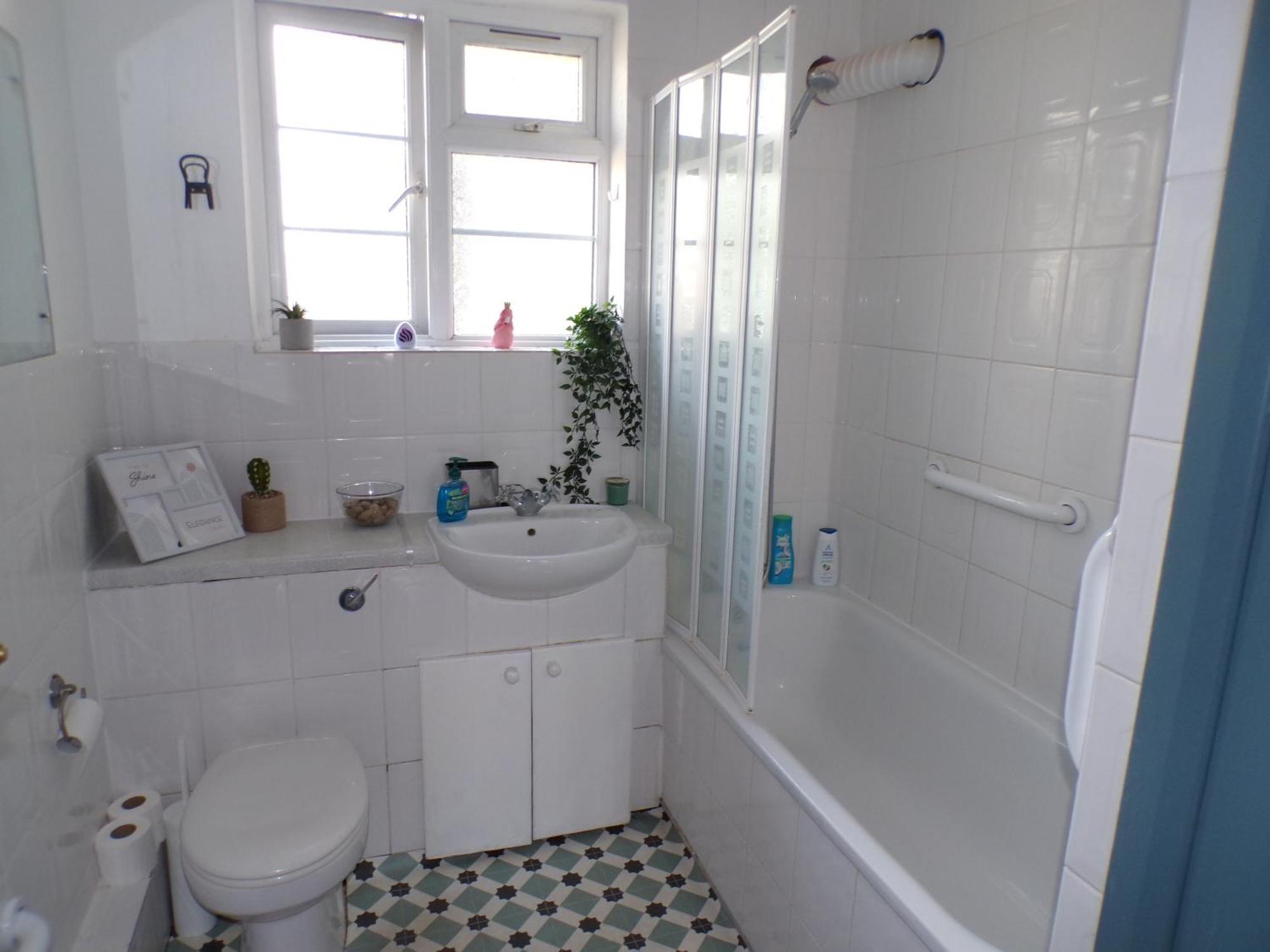 Shepherds Bush-apartment With Elevator *