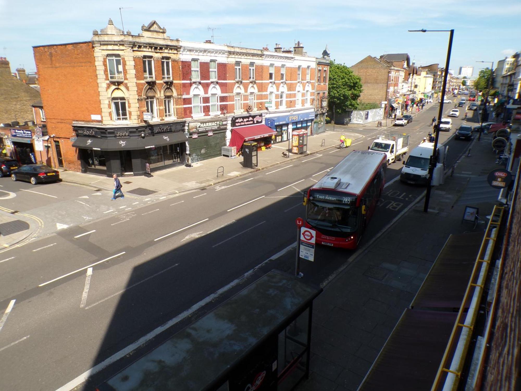 Shepherds Bush-apartment With Elevator *