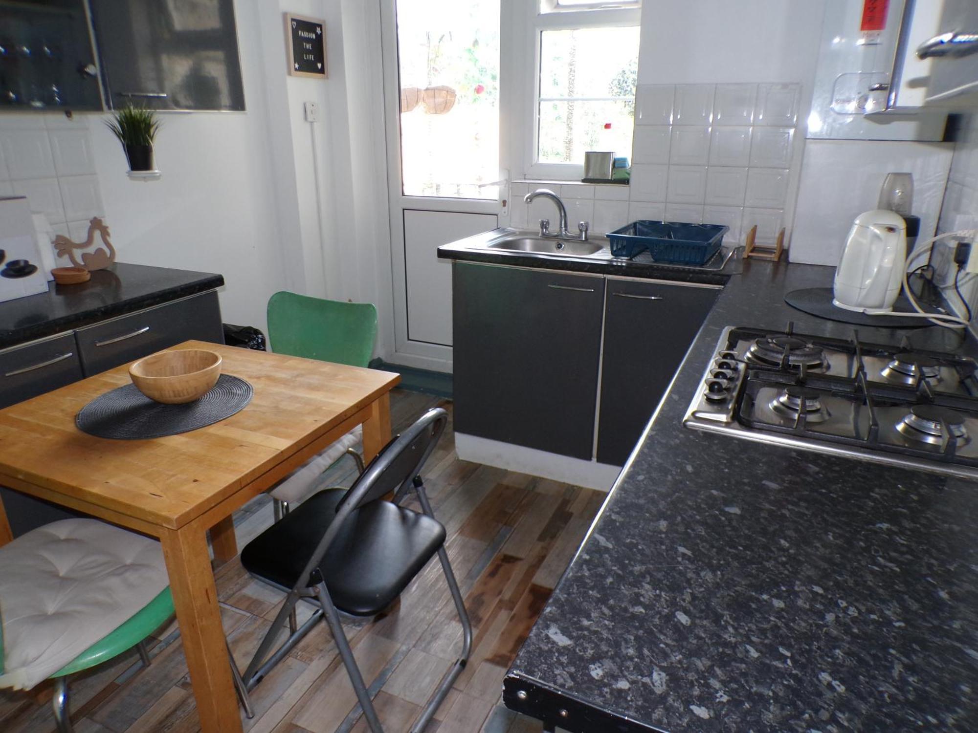 Apartment Shepherds Bush-apartment With Elevator *