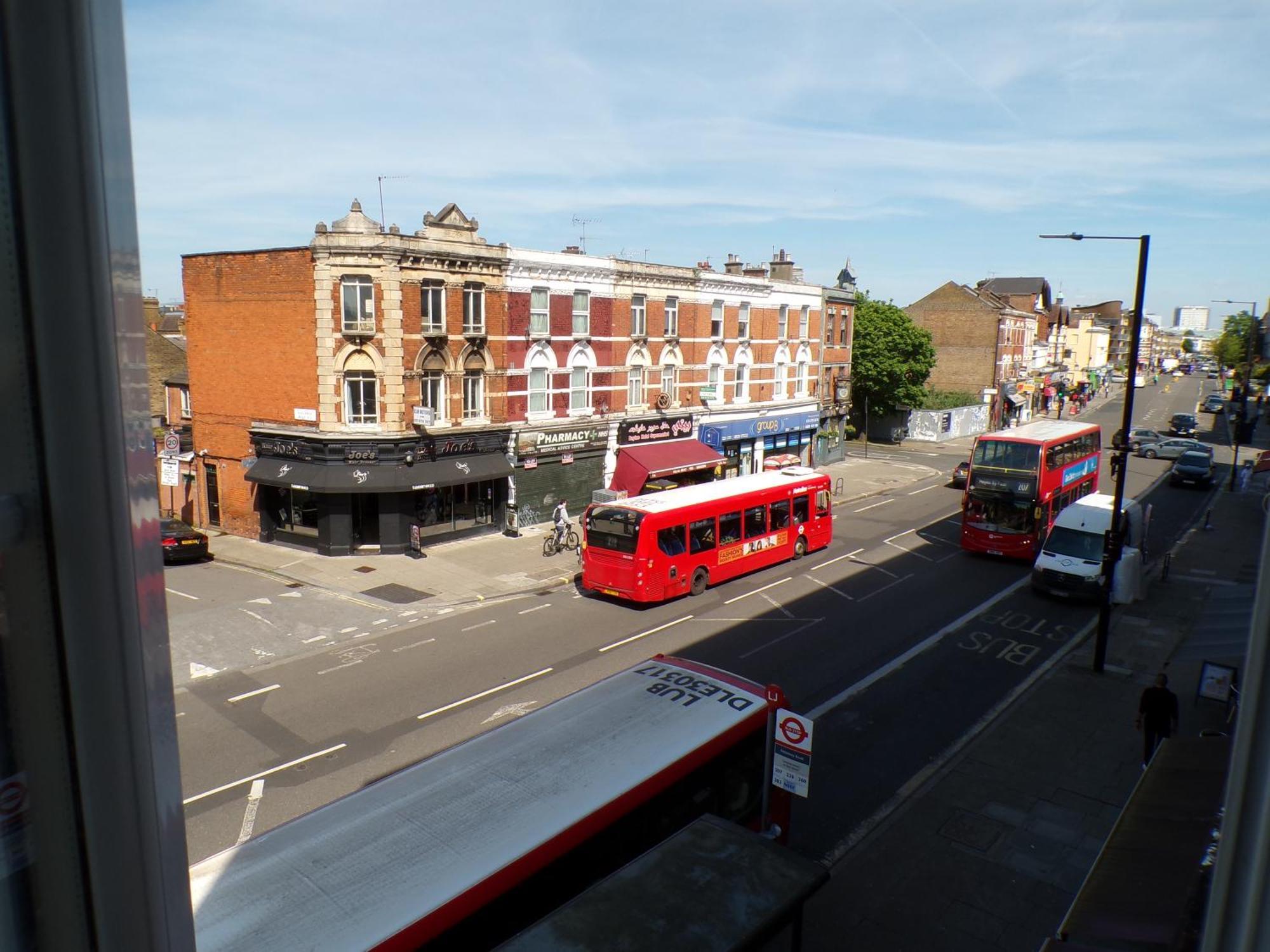 Shepherds Bush-apartment With Elevator